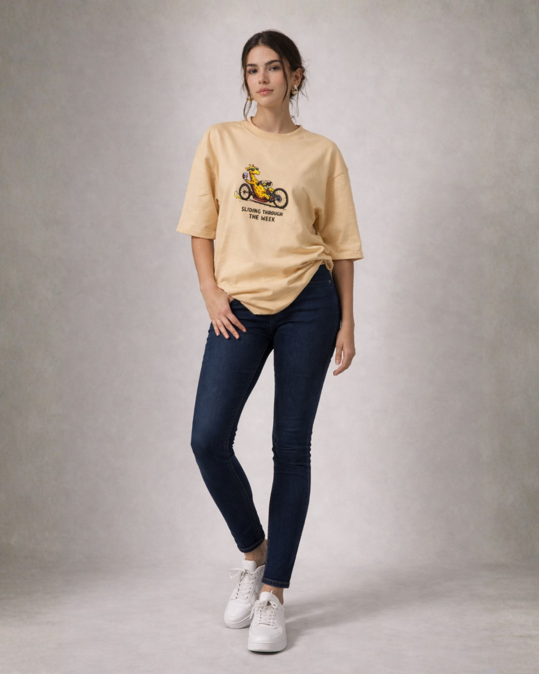 Giraffe ride oversized tee